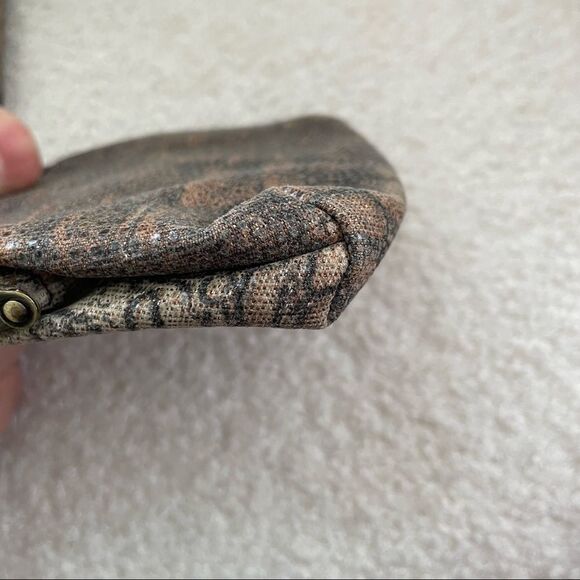 Roberto Cavalli Animal Print Coin Purse Clamshell Opening Kiss Lock Closure - Picture 9 of 11